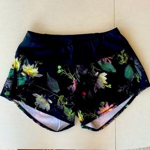 Oiselle Roga shorts
